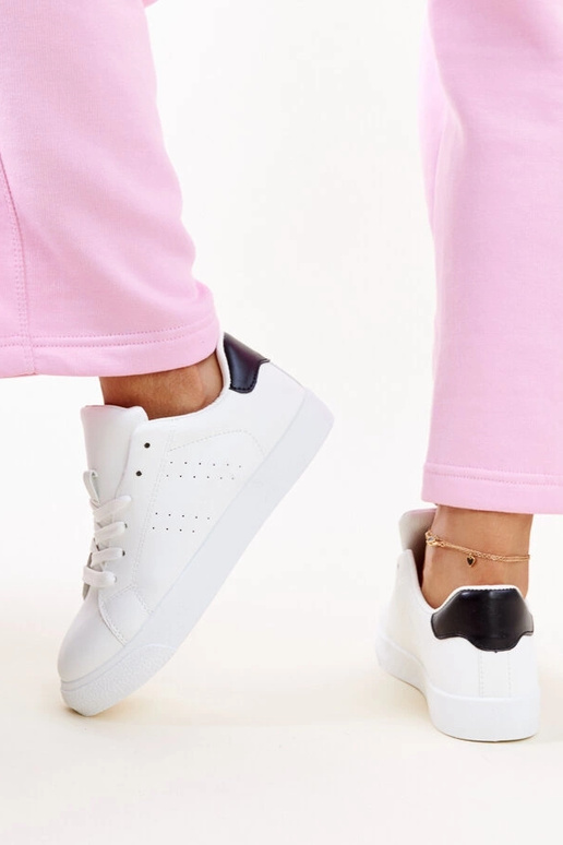 Biało-czarne sneakersy Akila
