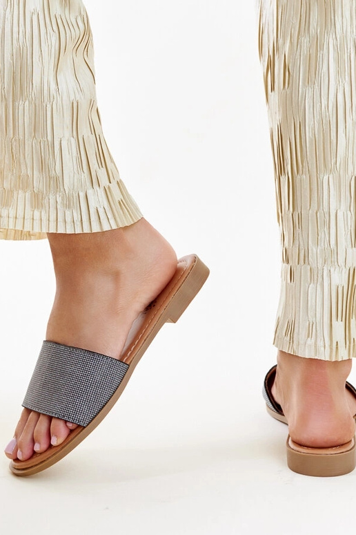 Black slippers with fur insulated Valle