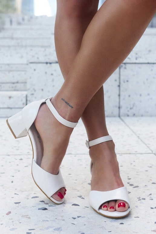 Sandały na słupku ze skórzana wkładką...