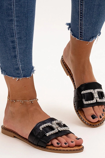 Black slippers with fur... 2