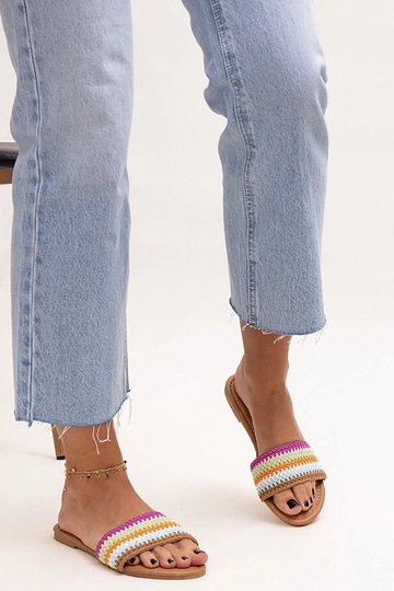 Black slippers with fur... 2