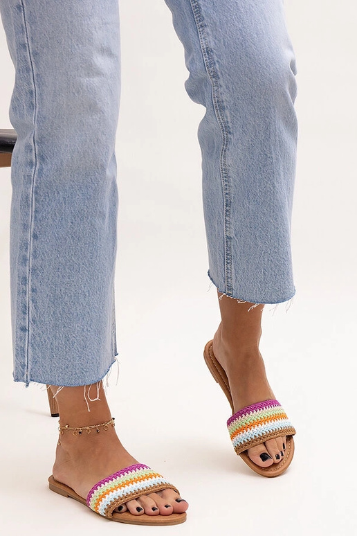 Wielokolorowe haftowane klapki Marika