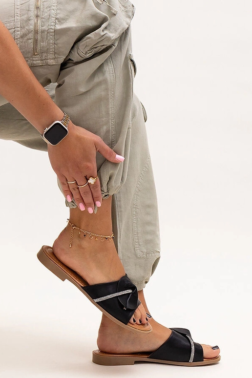 Black slippers with fur insulated Valle