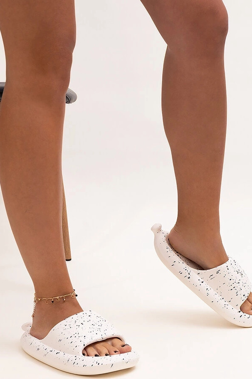 Black slippers with fur insulated Valle