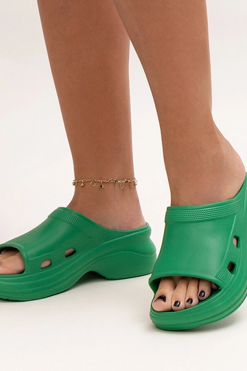Zielone klapki na grubej... 2