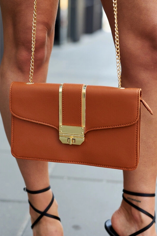 Brązowa torebka na ramię z łańcuchem... Brązowa torebka na ramię z łańcuchem...