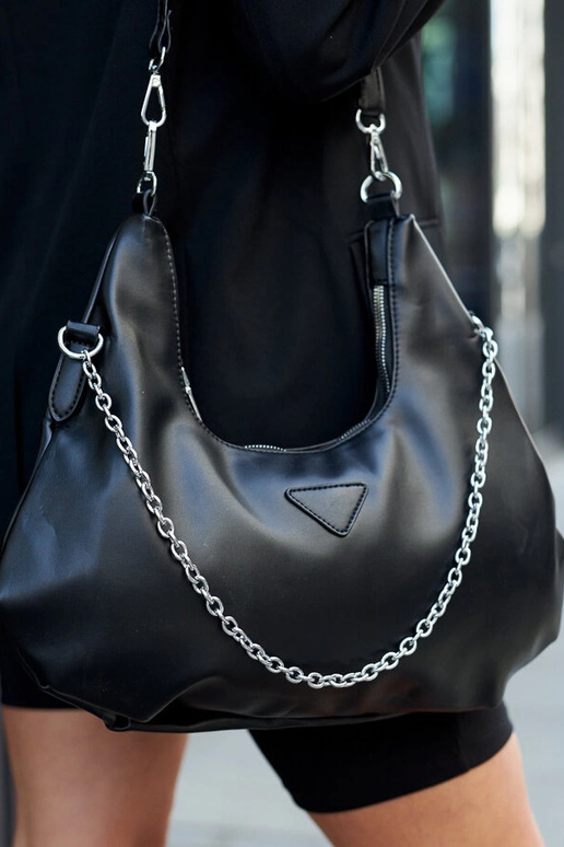 Czarna torebka na ramię z łańcuchem... Czarna torebka na ramię z łańcuchem...