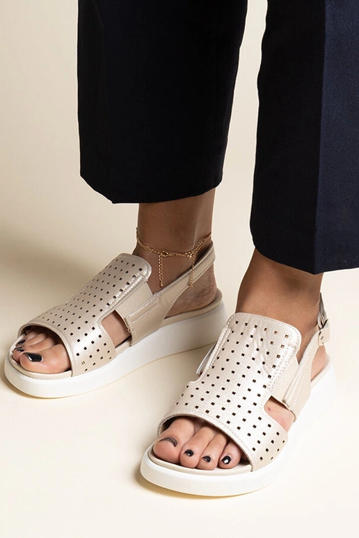 Złote sandały z ażurowa cholewką Imogne