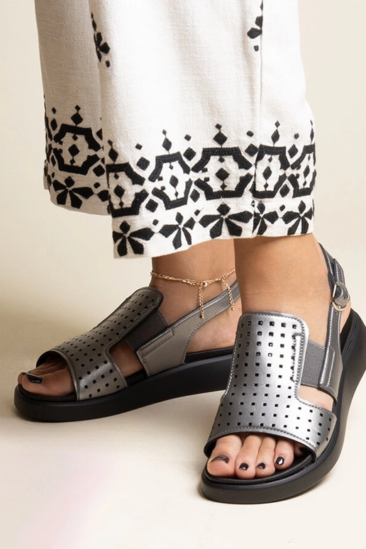 Black sandals on a block heel Millo