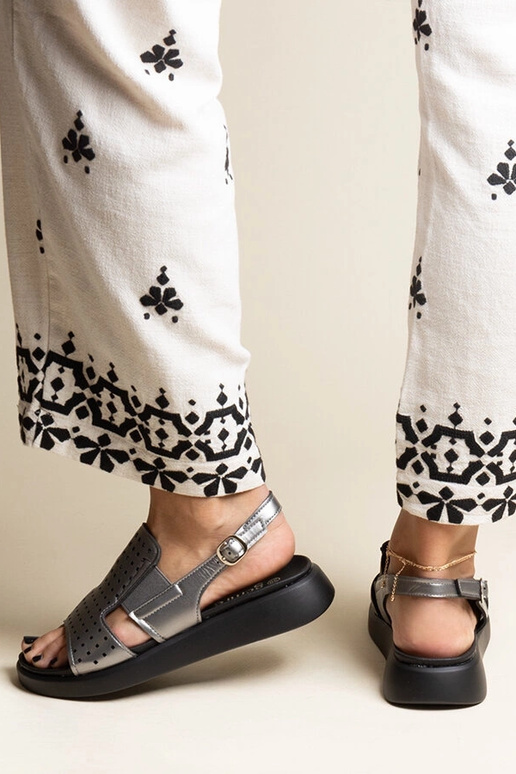 Black sandals on a block heel Millo