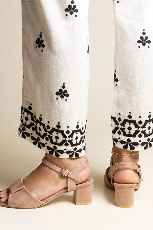 Black sandals on a block heel Millo