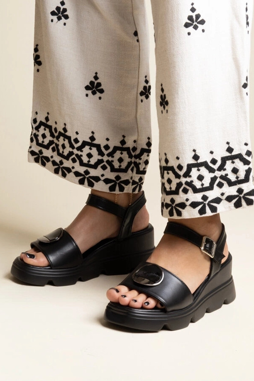 Black sandals on a block heel Millo