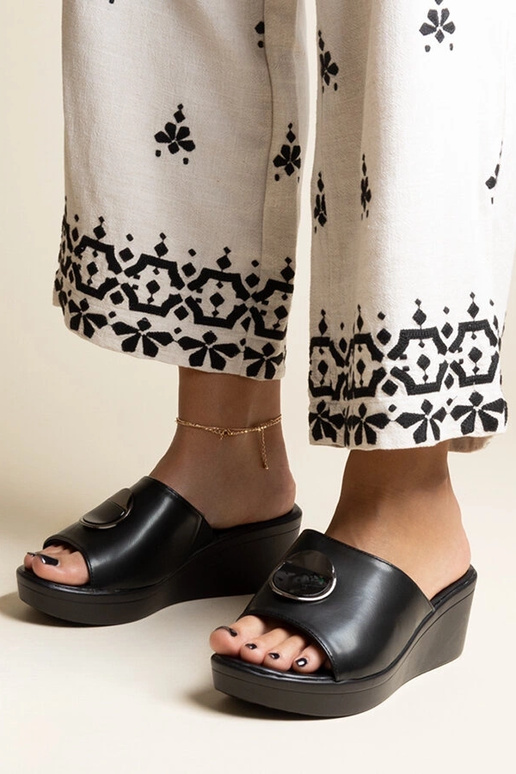 Black sandals on a block heel Millo