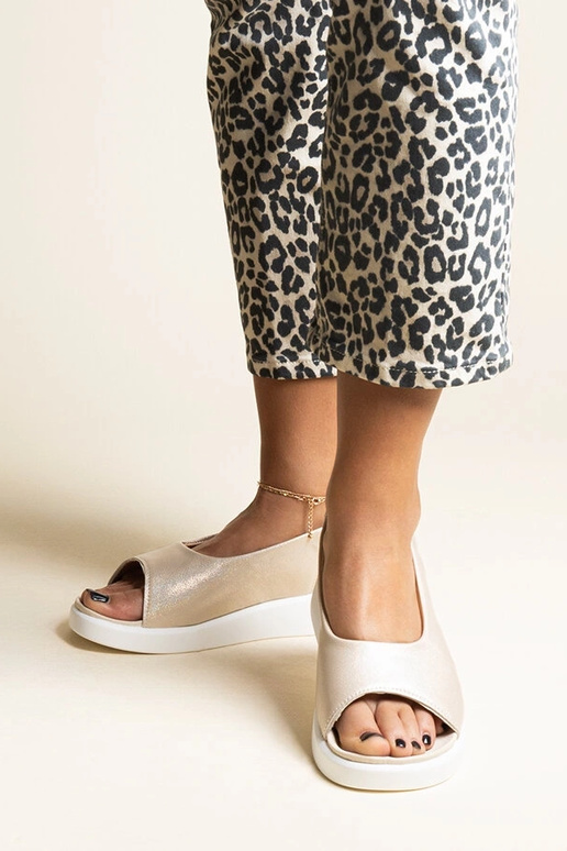 Black sandals on a block heel Millo