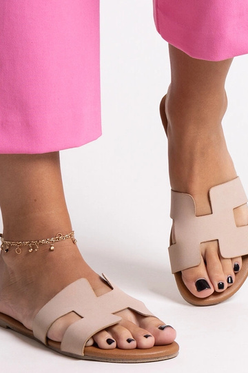 Beżowe klasyczne klapki Juma