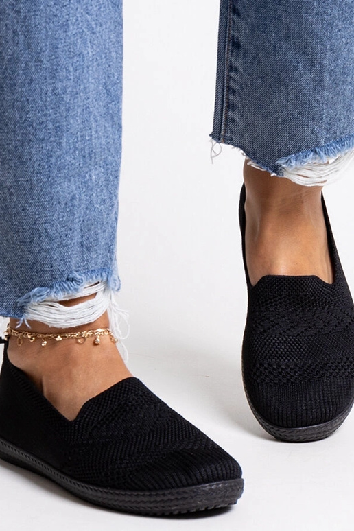 Czarne wsuwane materiałowe tenisówki...