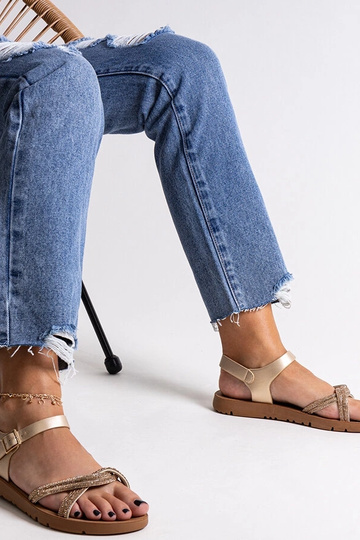 Black sandals on a block... 2