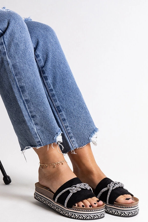 Black sandals on a block heel Millo