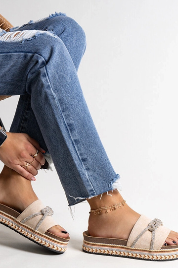 Black sandals on a block heel Millo 2