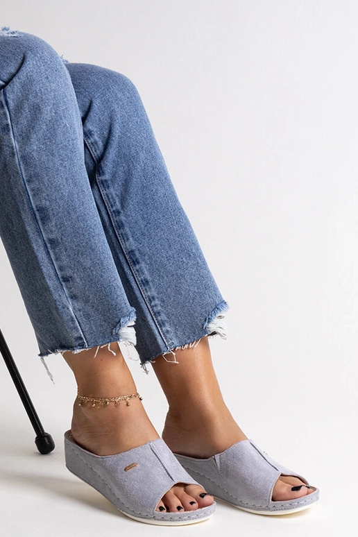 Black sandals on a block heel Millo