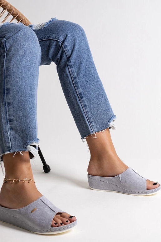 Black sandals on a block heel Millo