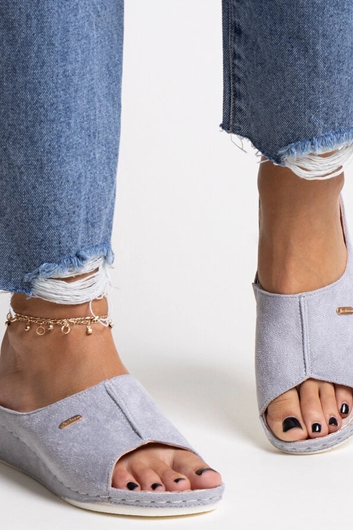 Black sandals on a block heel Millo