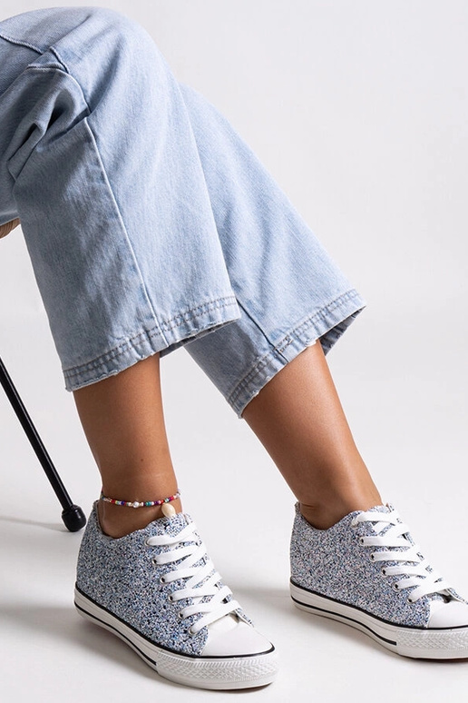 Niebieskie błyszczące wysokie trampki...