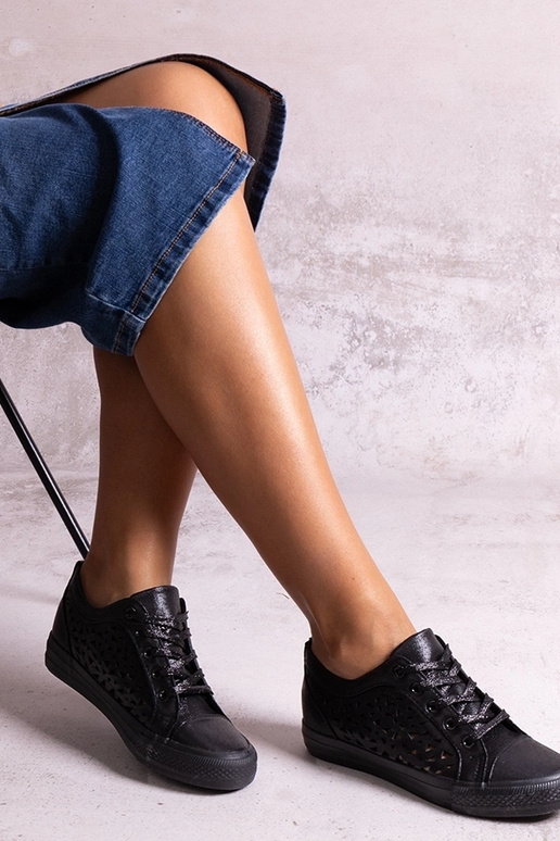 Czarne ażurowe trampki Safune