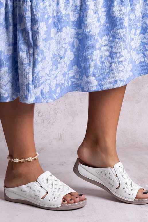 Black sandals on a block heel Millo