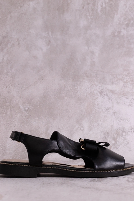 Czarne sandały z kokardką i cyrkonią...