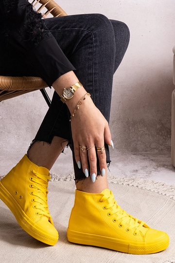 White trainers Big Star...