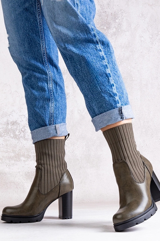 Black cowboy boots on the block heel... Black cowboy boots on the block heel...
