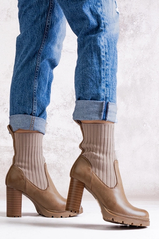 Black cowboy boots on the block heel... Black cowboy boots on the block heel...