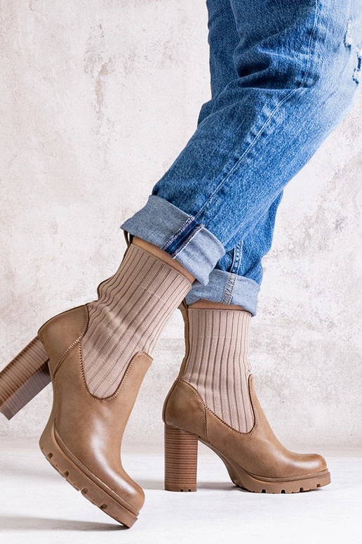 Black cowboy boots on the block heel... Black cowboy boots on the block heel...