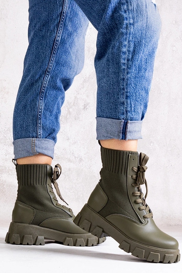 Black Kanga women's snow boots