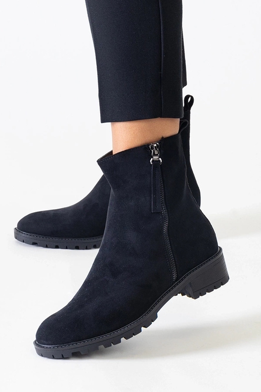 Black cowboy boots on the block heel... Black cowboy boots on the block heel...