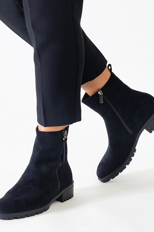 Black cowboy boots on the block heel... Black cowboy boots on the block heel...