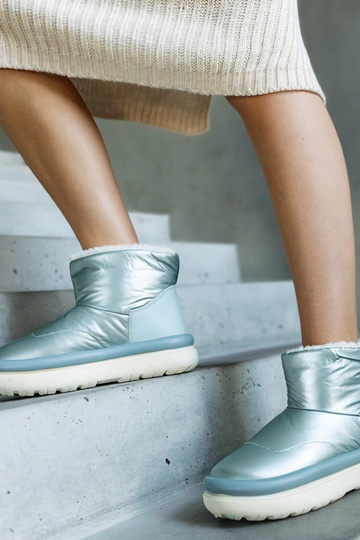 Black snowboots Arana