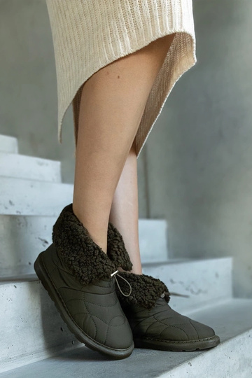 Black snowboots Arana 2