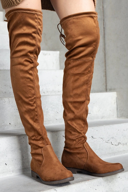 Brązowe długie kozaki na platformie z... Brązowe długie kozaki na platformie z...