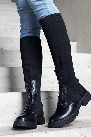 Czarne wsuwane kozaki z...