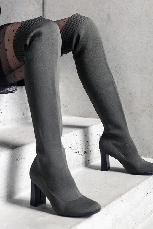 Zielone wsuwane kozaki na słupku z... Zielone wsuwane kozaki na słupku z...