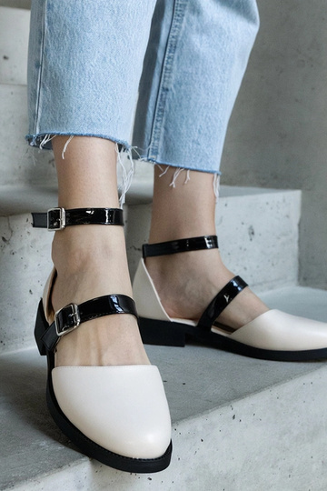 Beżowe baleriny ze... 2