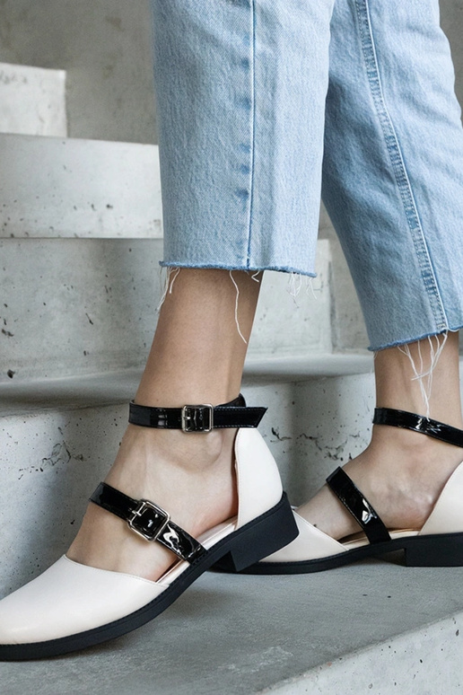 Beżowe baleriny ze sprzączką Josiane