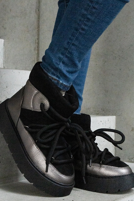 Black snowboots Arana