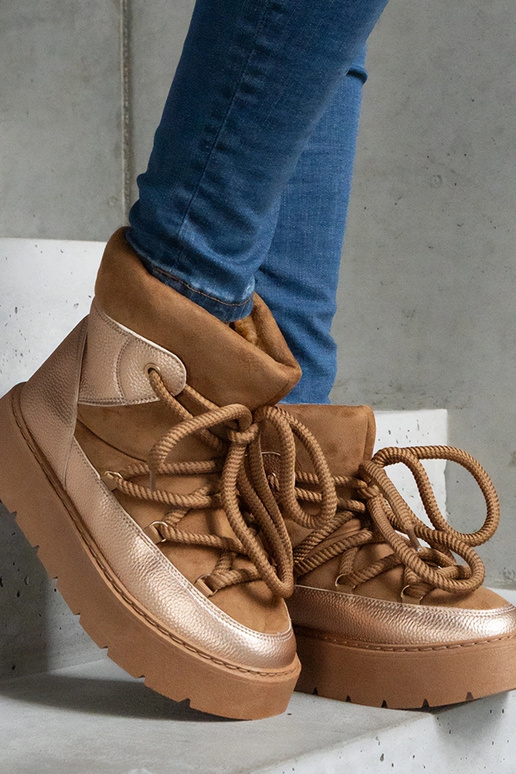 Black snowboots Arana