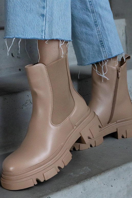 Beżowe botki ocieplane zapinane na... Beżowe botki ocieplane zapinane na...