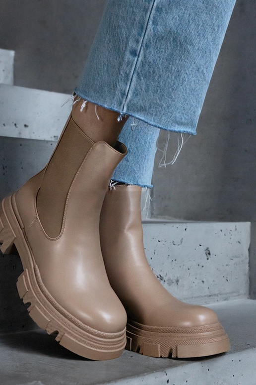 Beżowe botki ocieplane zapinane na... Beżowe botki ocieplane zapinane na...