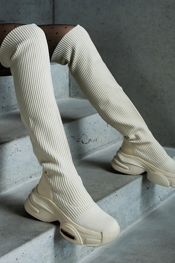 Beżowe wsuwane kozaki z... 2