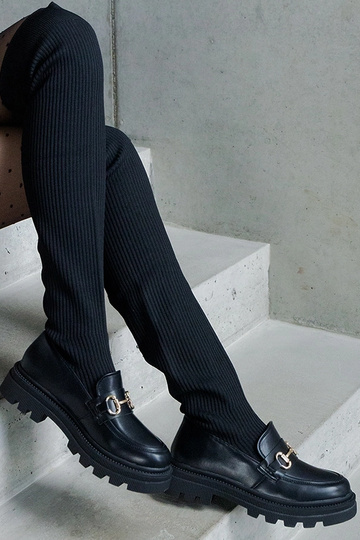 Czarne kozaki z elastyczną... 2